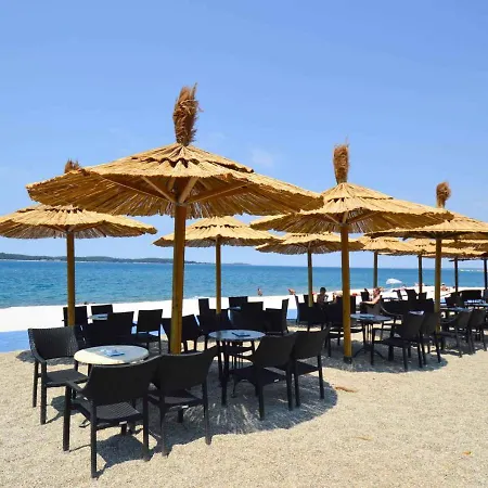 Apartments Jadranka 1 In Stinjan - Istrien 17371 Appartement *